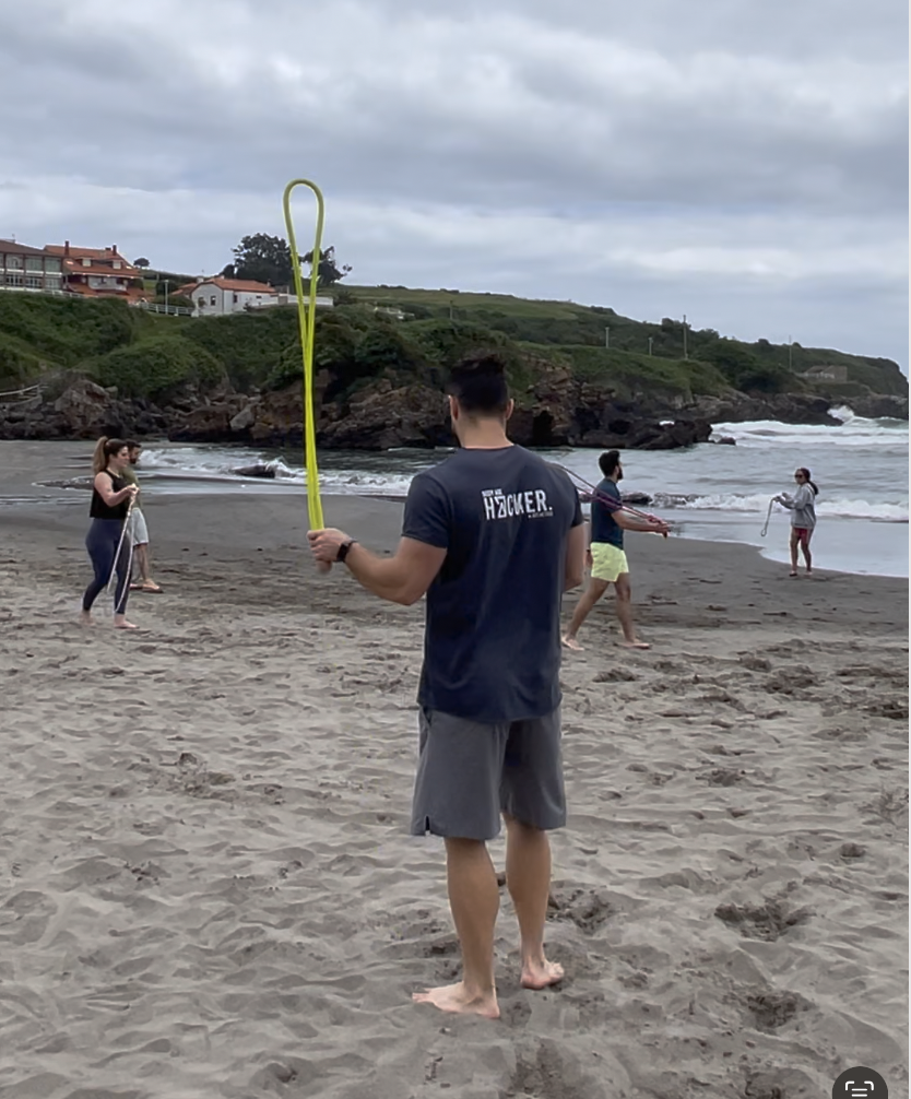 Reto Aut Surf 2024 con los protas haciendo rope flow